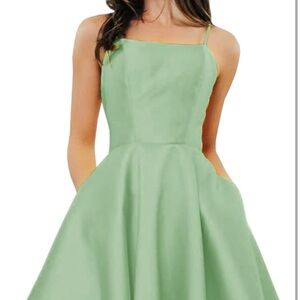 Elegant Green Sleeveless Dress